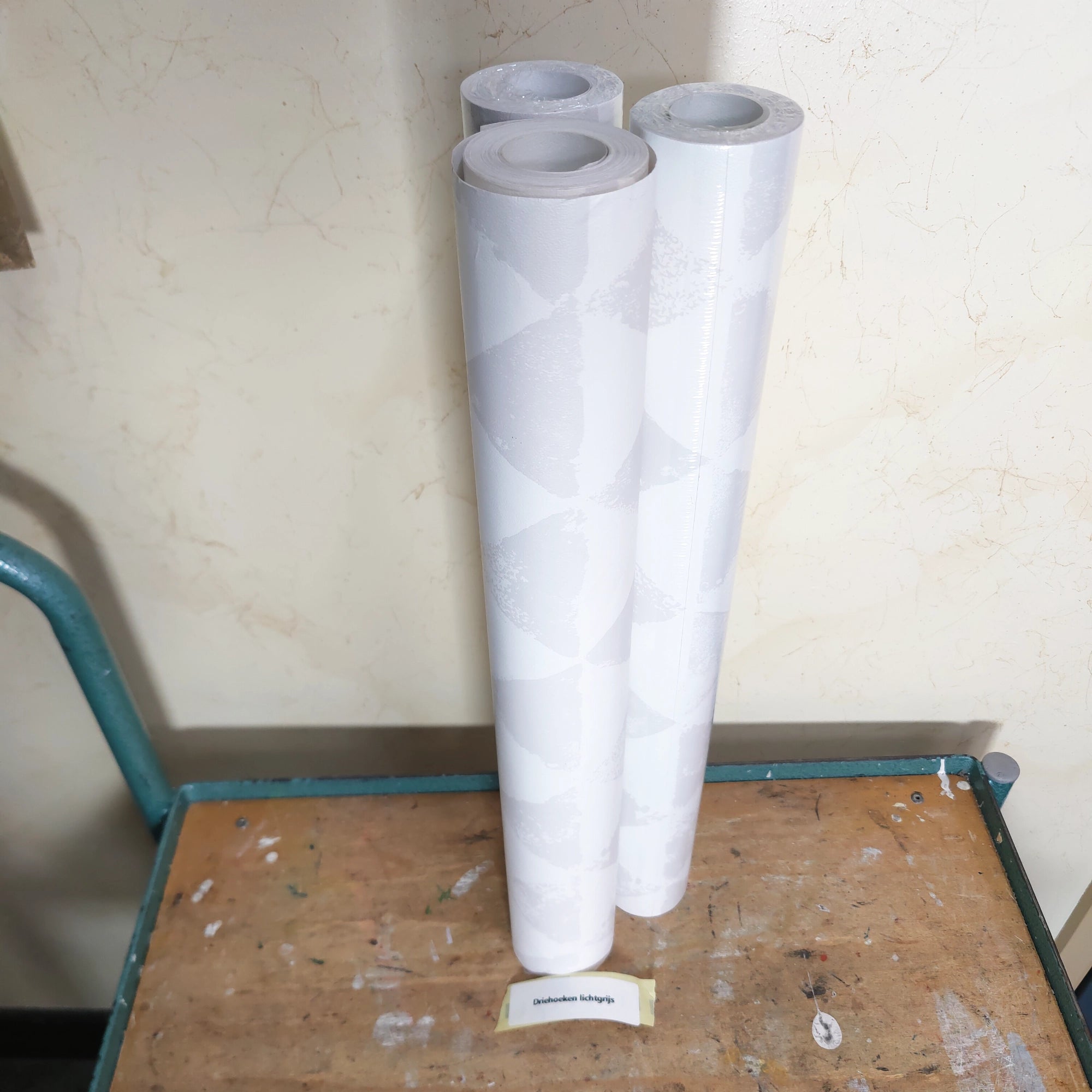 Driehoeken lichtgrijs (per rol)